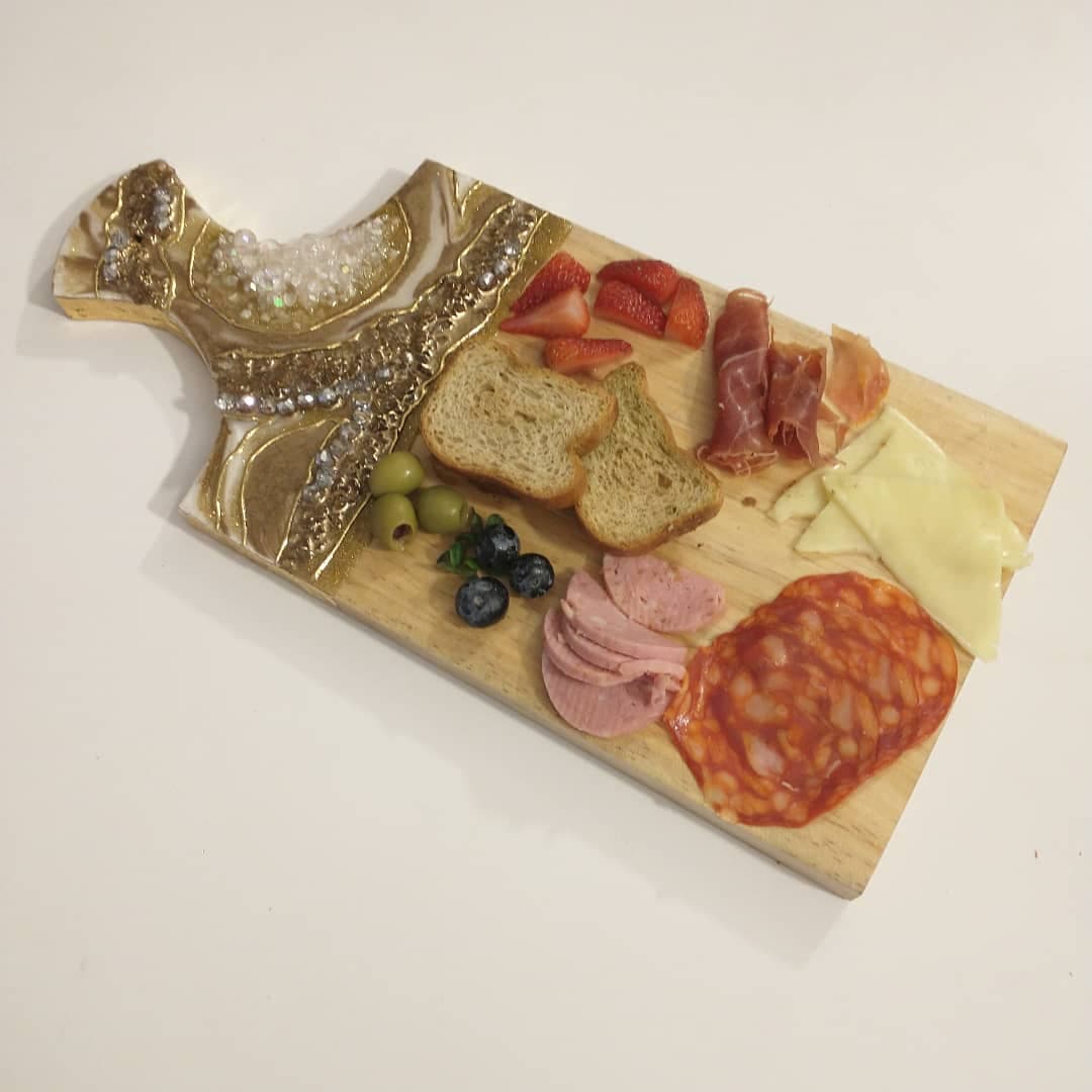 Serving Board — Victoria